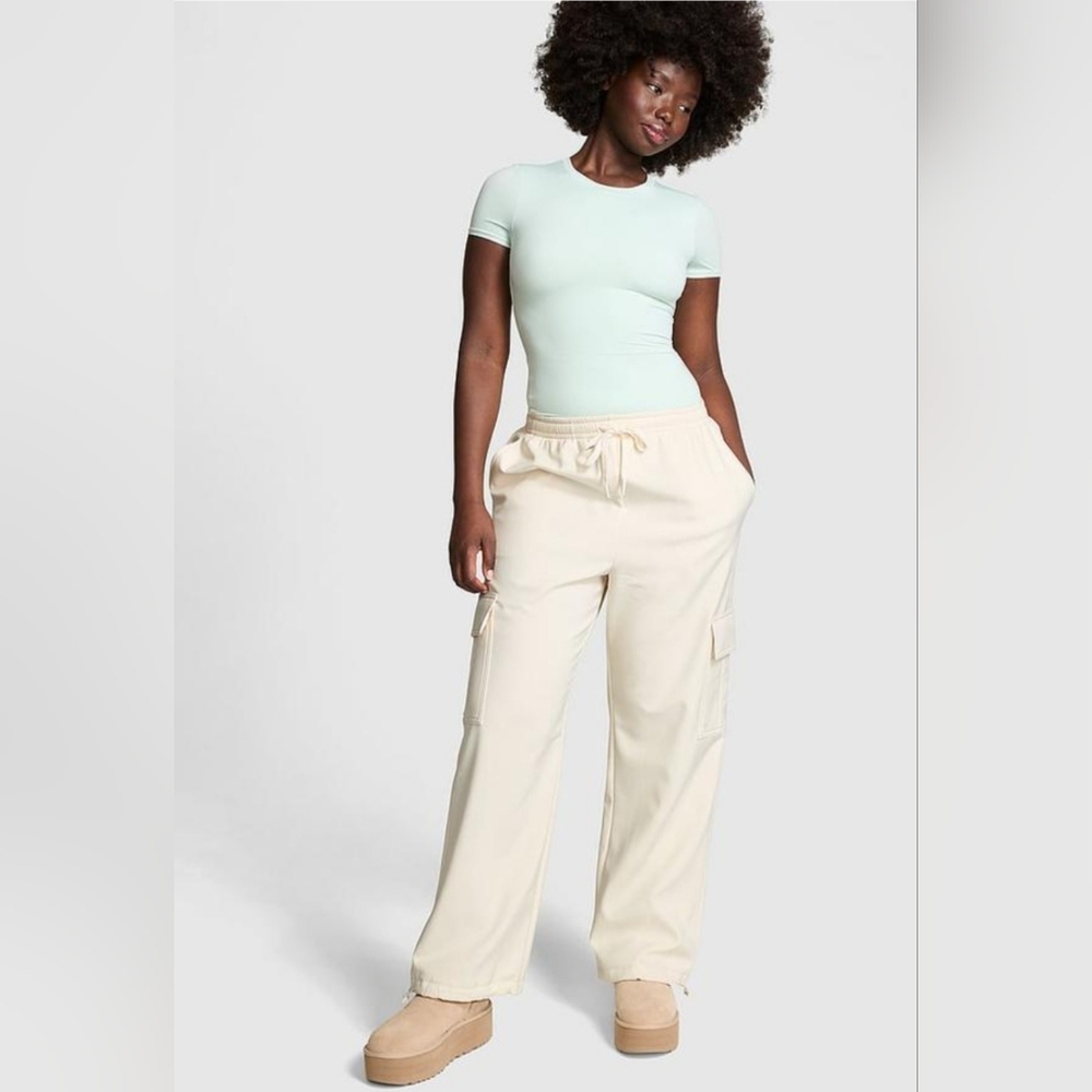 NWT Victoria Secret Pink Brushed Woven Cargo Pants in White Shell. Size S